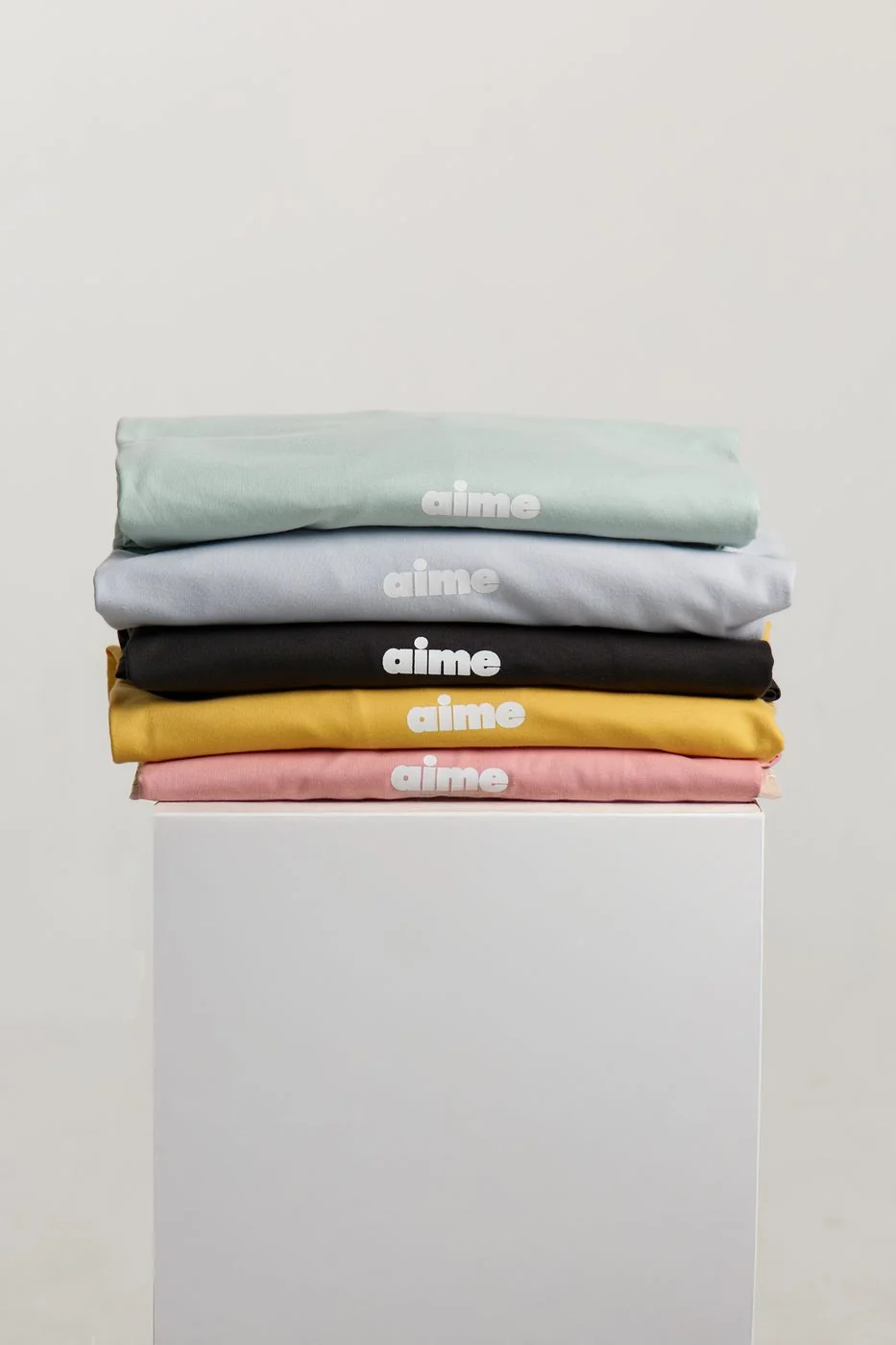 AIME Longsleeve, five colours folded